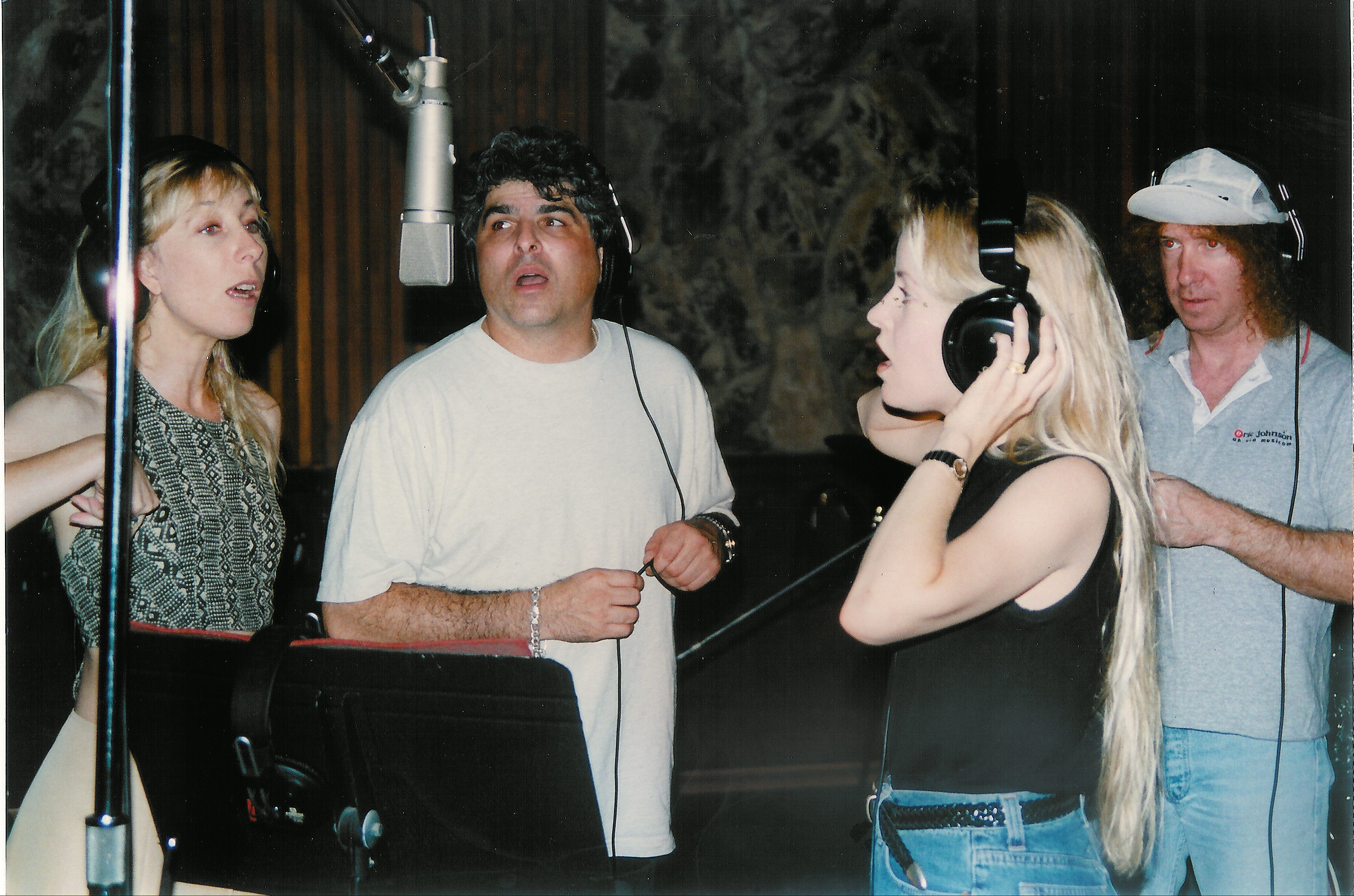 Kim Bass, Mark, Jana Anderson and Neil Citron singing BG's Nov 1996.jpg